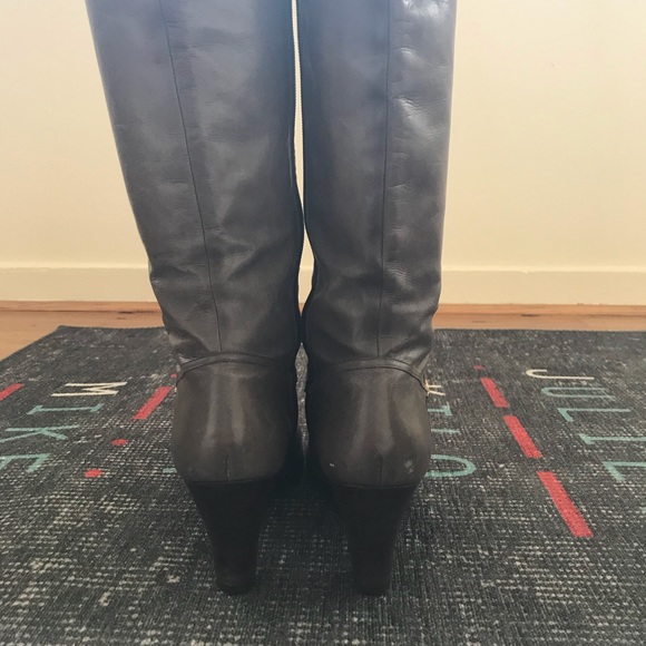 Vintage Salvatore Ferragamo Grey Boots - 8.5 - Picture 3 of 4